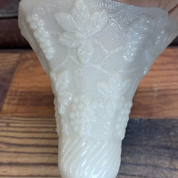 Vtg White Embossed Milk Glass Grape Vine Scalloped Edge Flared Pedestal Vase MCM - Picture 5 of 7